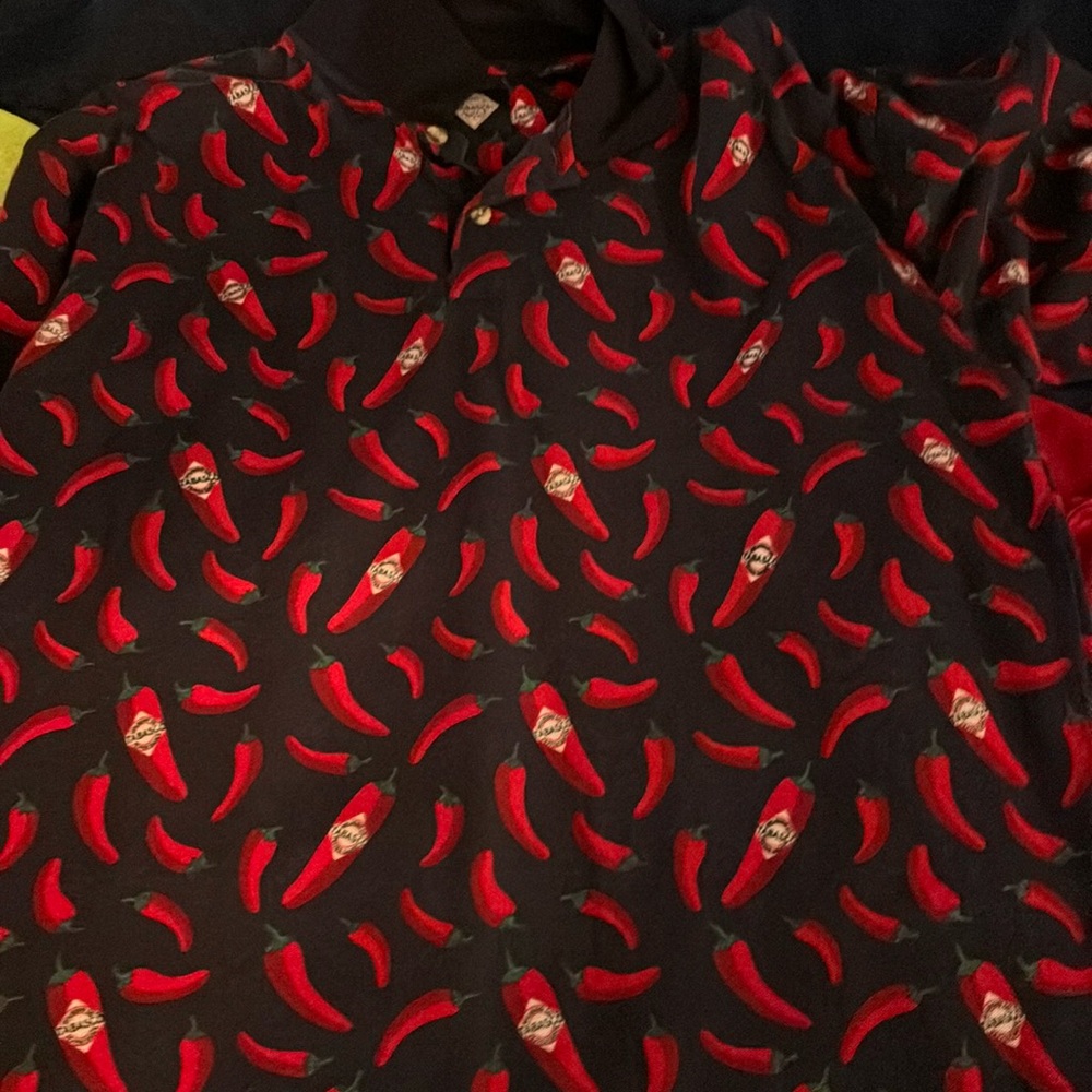 A polo-esq hot tamale polo men’s L